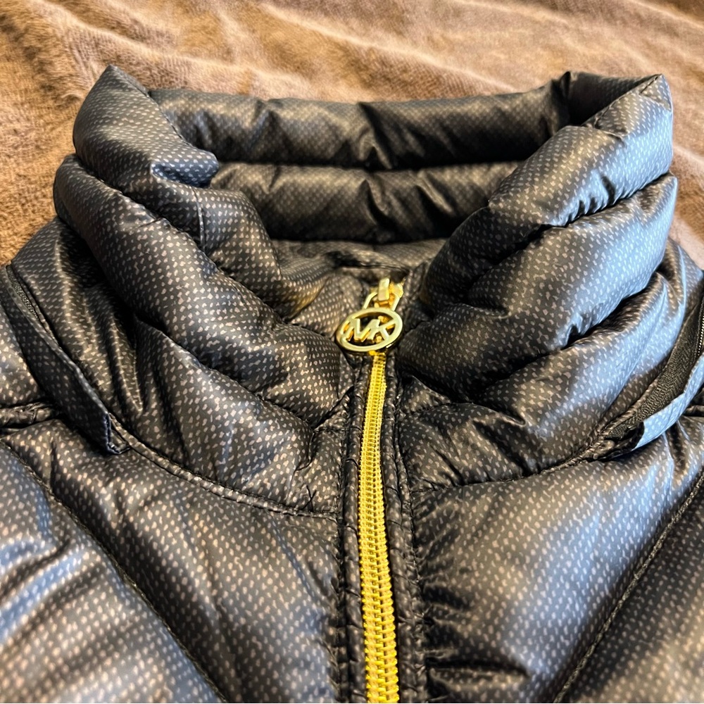 Michael Kors down quilted puffer vest with Gold tone logo size small - Picture 5 of 9